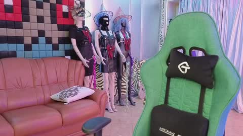 Snapshot of uvrays999 chatting on December 2024 04:14:02 AM Leila online show from December 2024 04:14:02 AM