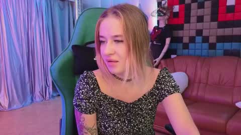 Snapshot of uvrays999 chatting on December 2024 11:56:02 PM Leila online show from December 2024 11:56:02 PM