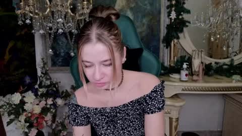 Snapshot of uvrays999 chatting on January 2025 12:31:02 PM Leila online show from January 2025 12:31:02 PM