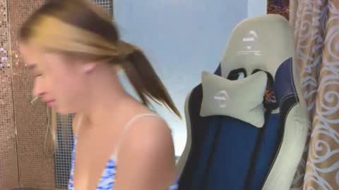 Snapshot of uvrays999 chatting on October 2025 03:47:02 PM Leila online show from October 2025 03:47:02 PM