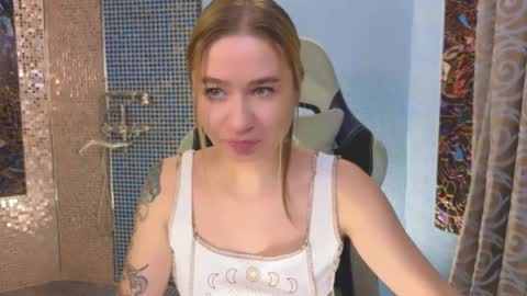 Snapshot of uvrays999 chatting on October 2025 06:30:01 PM Leila online show from October 2025 06:30:01 PM