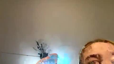 Snapshot of uvrays999 chatting on October 2025 04:39:01 PM Leila online show from October 2025 04:39:01 PM