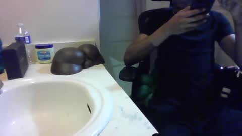 Snapshot of uzithebbc chatting on December 2024 02:47:01 AM uzithebbc online show from December 2024 02:47:01 AM