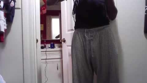 Snapshot of uzithebbc chatting on January 2025 03:39:01 AM uzithebbc online show from January 2025 03:39:01 AM