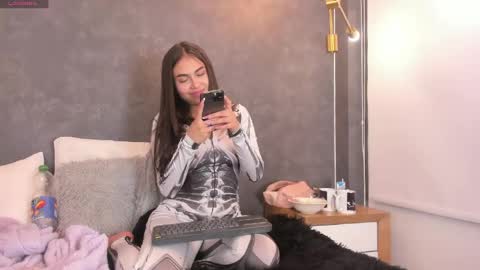 VAELINA ANGELS online show from April 2026 02:51:02 AM