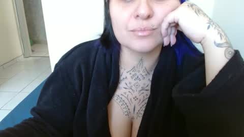 Snapshot of vaholiver chatting on May 2026 05:09:01 PM Vah Oliver online show from May 2026 05:09:01 PM