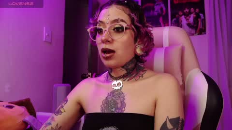 Vainilla Independent model online show from January 2025 01:03:01 AM