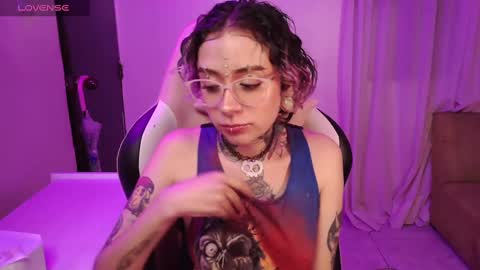 Vainilla Independent model online show from February 2025 10:09:02 PM