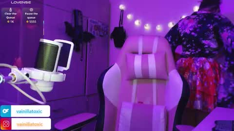 Vainilla Independent model online show from January 2026 11:41:02 PM