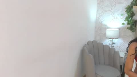 Snapshot of vaiolet__ chatting on January 2025 07:20:01 PM Vaiolet online show from January 2025 07:20:01 PM