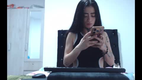 Snapshot of vaiolet_miss2 chatting on December 2025 06:42:02 AM vaiolet online show from December 2025 06:42:02 AM