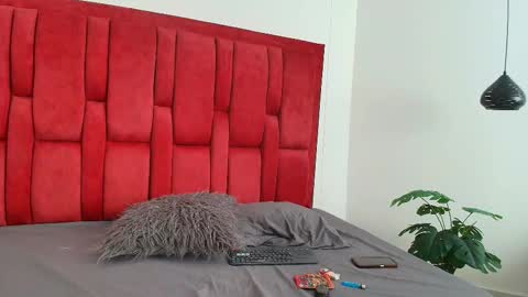 V A I O L E T T  S M I T H online show from March 2025 01:29:01 PM