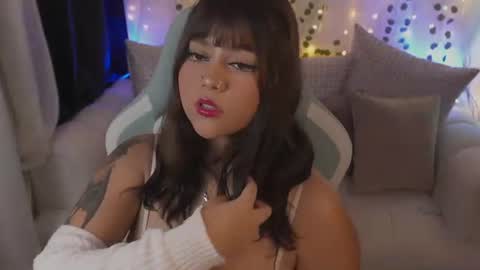 Snapshot of val_luv chatting on June 2026 01:10:01 AM val online show from June 2026 01:10:01 AM
