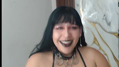 Snapshot of valen_ross7 chatting on May 2026 07:48:02 AM valen_ross7 online show from May 2026 07:48:02 AM