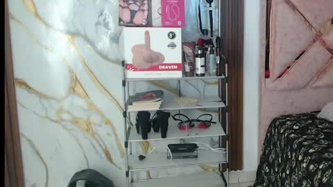 Snapshot of valen_ross7 chatting on May 2026 06:08:01 AM valen_ross7 online show from May 2026 06:08:01 AM