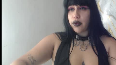 Snapshot of valen_ross7 chatting on June 2026 02:33:01 PM valen_ross7 online show from June 2026 02:33:01 PM