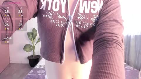 Snapshot of valen_thompson chatting on May 2026 07:22:02 PM IG-valen mendoza99 twitter valenthompson99 online show from May 2026 07:22:02 PM