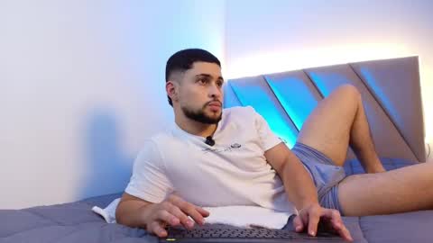Snapshot of valenssio_moretti chatting on May 2026 12:50:01 AM valenssio_moretti online show from May 2026 12:50:01 AM