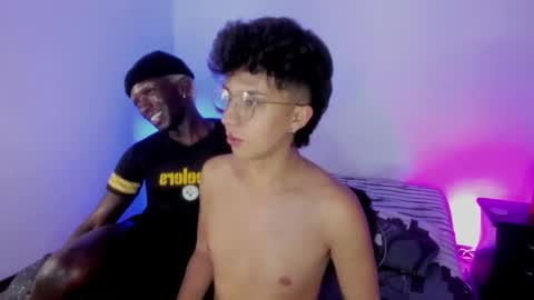 Snapshot of valent1nn chatting on February 2025 01:11:02 AM Valentin independent Cam Boy online show from February 2025 01:11:02 AM