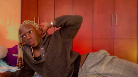 Snapshot of valent1nn chatting on March 2025 09:54:02 PM Valentin independent Cam Boy online show from March 2025 09:54:02 PM