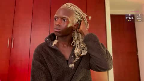 Snapshot of valent1nn chatting on March 2025 12:59:02 AM Valentin independent Cam Boy online show from March 2025 12:59:02 AM