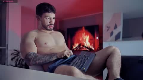 valenthinoking online show from December 2025 04:19:02 AM