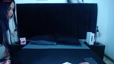 Snapshot of valentina_fox01_ chatting on February 2026 04:27:02 AM Valentina online show from February 2026 04:27:02 AM