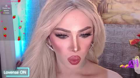 Amanda online show from December 2025 05:29:02 PM