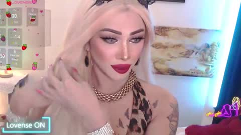 Amanda online show from December 2025 07:11:02 PM