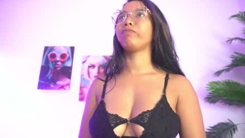 VALENTINA online show from September 2025 11:32:02 AM