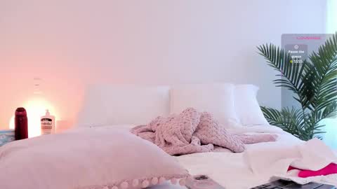 VALENTINA  online show from December 2025 10:37:01 PM