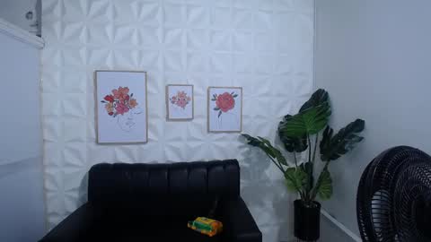 Valentina  online show from February 2025 10:37:01 PM