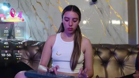 Snapshot of valentina_red18 chatting on October 2025 02:26:01 PM Valentina online show from October 2025 02:26:01 PM