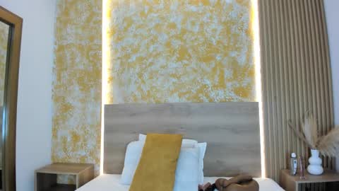 Valentina  online show from December 2025 11:37:01 AM