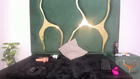 valentinaasm online show from April 2026 03:57:02 AM