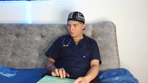 Nick online show from November 2025 04:15:01 AM