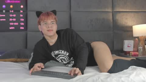 valentino moon online show from December 2024 02:26:01 AM