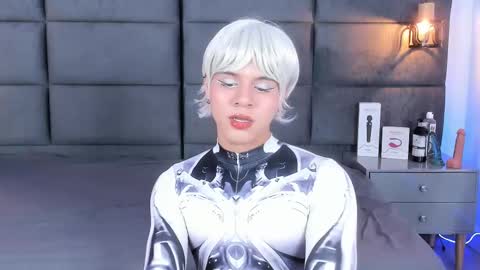 valentino moon online show from September 2025 02:35:02 AM