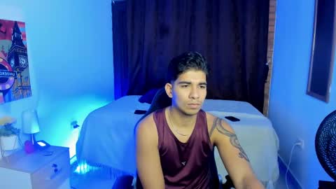 VALENTINO MOURA online show from March 2025 12:05:02 PM