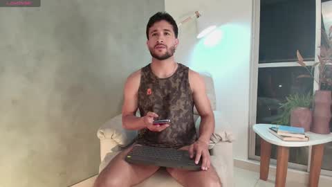 Valentino online show from January 2025 04:48:01 AM