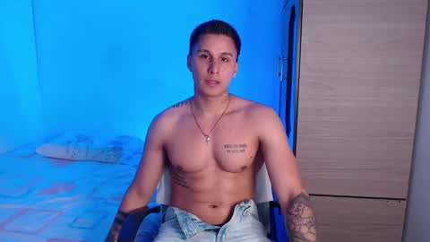 Snapshot of valentinosex_1 chatting on October 2025 10:07:02 PM VALENTINO online show from October 2025 10:07:02 PM