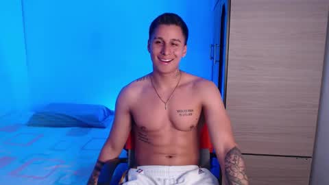 Snapshot of valentinosex_1 chatting on October 2025 12:13:01 AM VALENTINO online show from October 2025 12:13:01 AM
