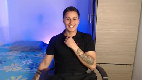 VALENTINO online show from October 2025 09:27:01 PM