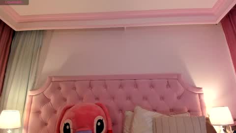 Vale Toro  online show from February 2025 12:04:02 PM