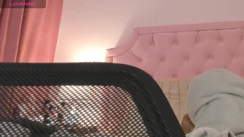 Vale Toro  online show from November 2025 11:27:02 AM