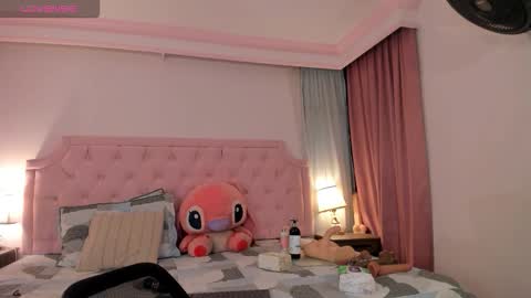 Vale Toro  online show from November 2025 12:07:01 PM