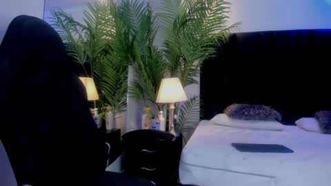 valeri_tafur online show from October 2025 11:31:02 AM