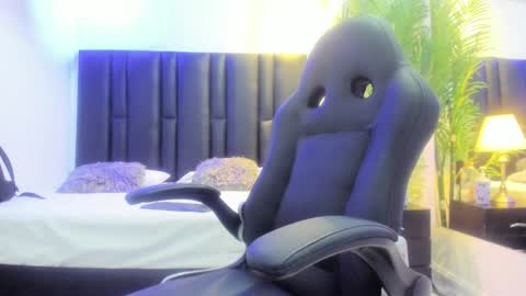 valeri_tafur online show from November 2025 11:23:02 AM