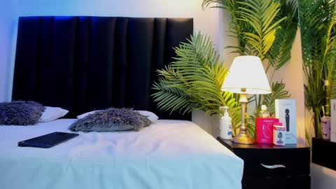 valeri_tafur online show from April 2026 11:00:01 AM