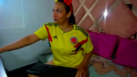Snapshot of valeria_gil_ chatting on June 2026 04:16:02 PM valeria_gil_ online show from June 2026 04:16:02 PM